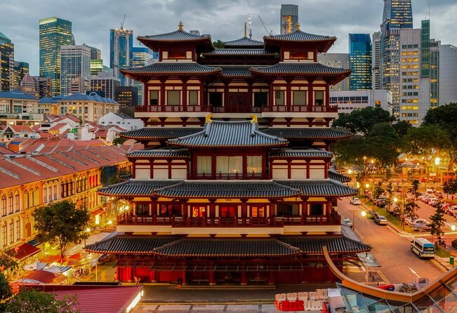  Buddha Tooth Relic Temple &  Marina Bay  Sands 