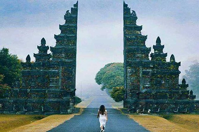 Handara Gate and Tanah Lot Day Tour