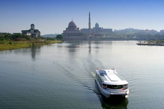 Putrajaya Cruise