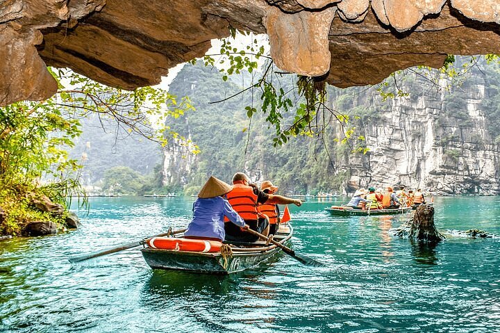 Sampan Boat - Traditional 