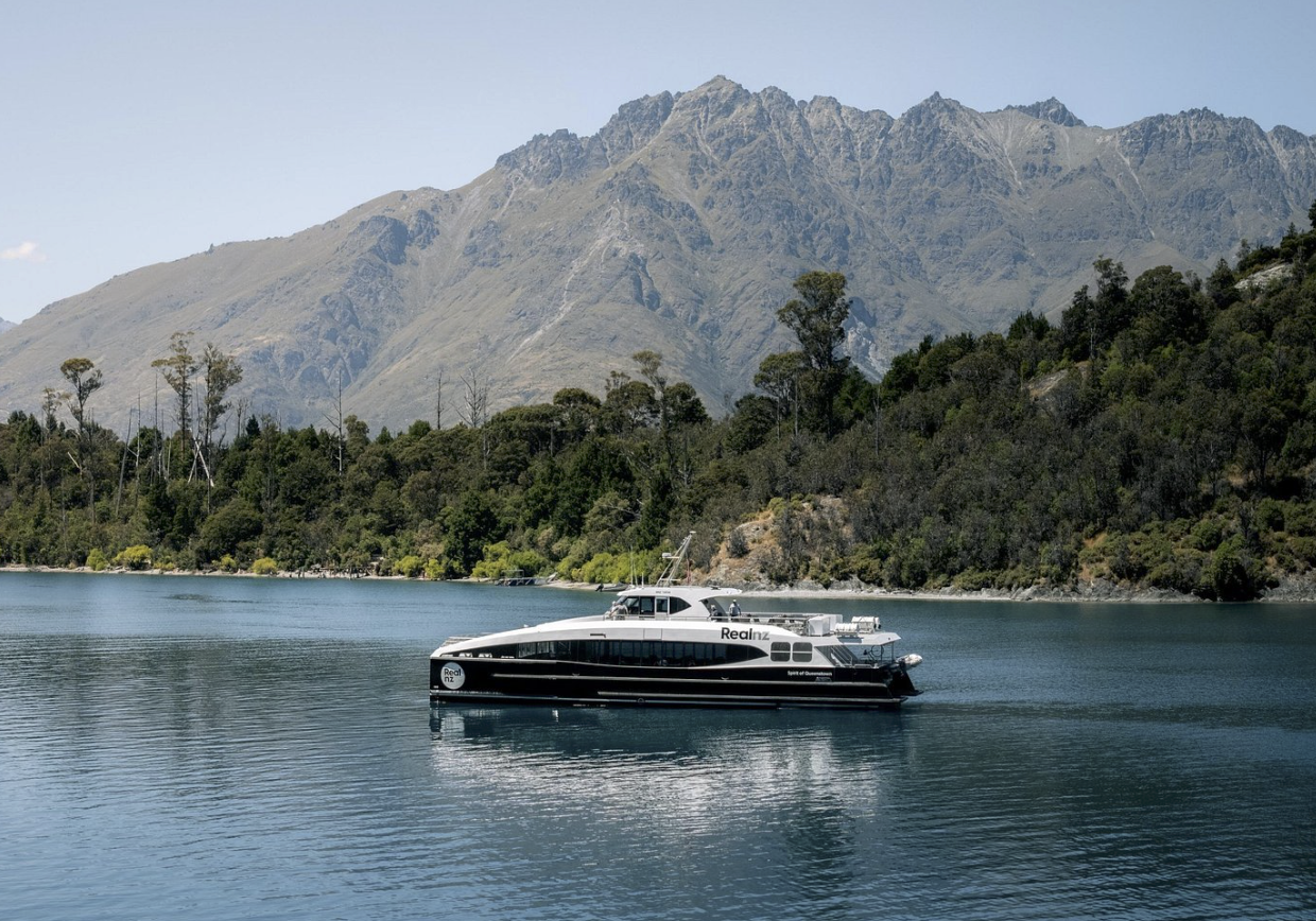 Queenstown Lake Cruise and Walter Peak Farm