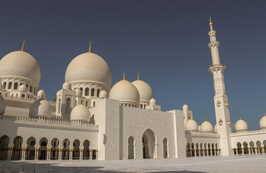 Ultimate Luxury Getaway: 6 Days in Dubai & Abu Dhabi