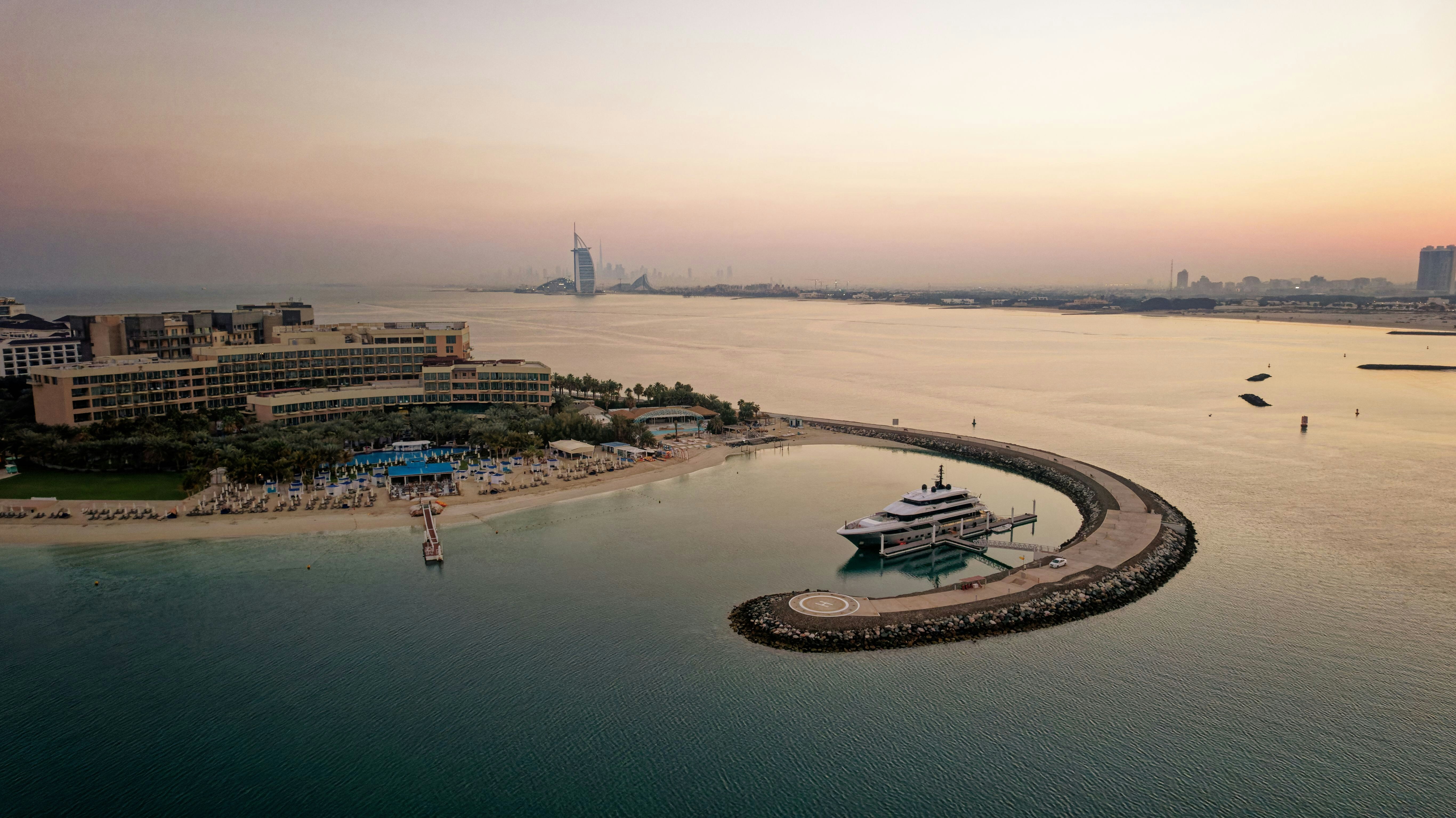 Middleeast United Arab Emirates Tour Packages Itineraries | A 5day Dubai Extravaganza | Touron | Touron Holidays | Best Travel Agency