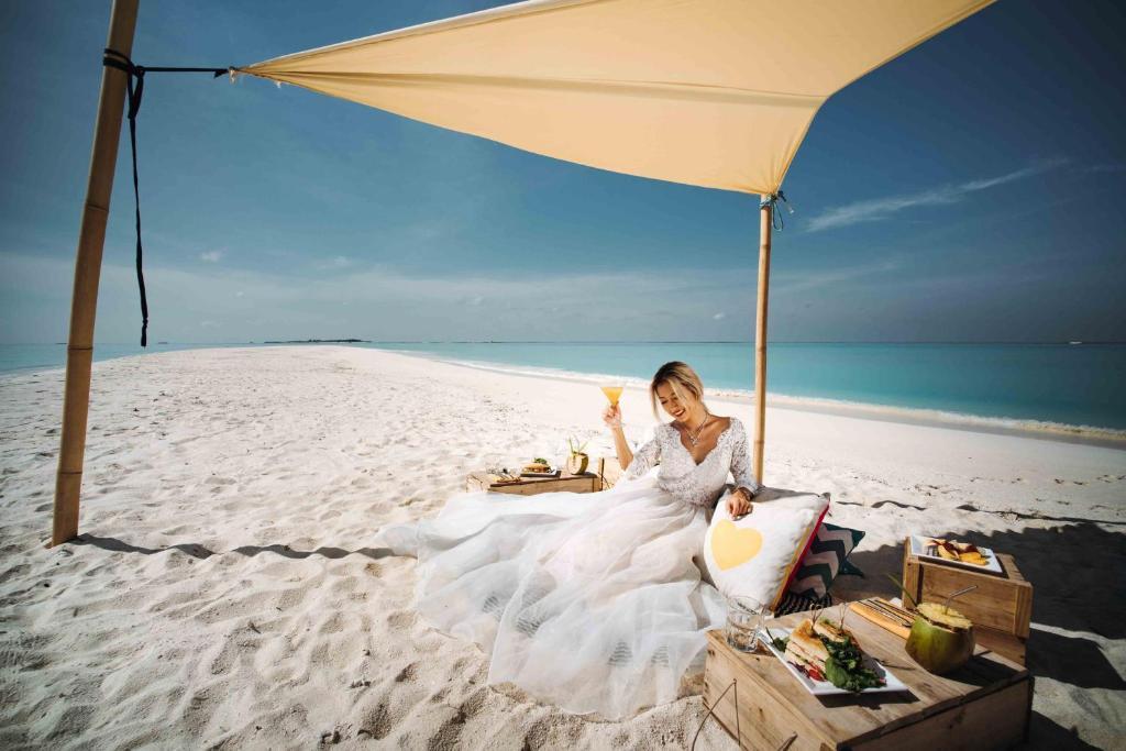Maldives Tour Packages Itineraries | Ultimate Luxury Escape At Fushifaru Maldives Free Photoshoot | Touron | Touron Holidays | Best Travel Agency