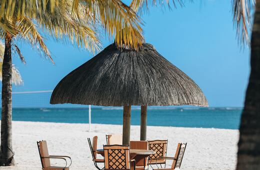 Beachside Romance In Mauritius [Honeymooner's Special]