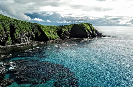 Fiji Essentials: Sunsets, Reefs & Culture