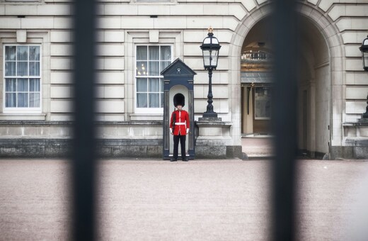 Britain & Beyond: A Trail from London to Dublin