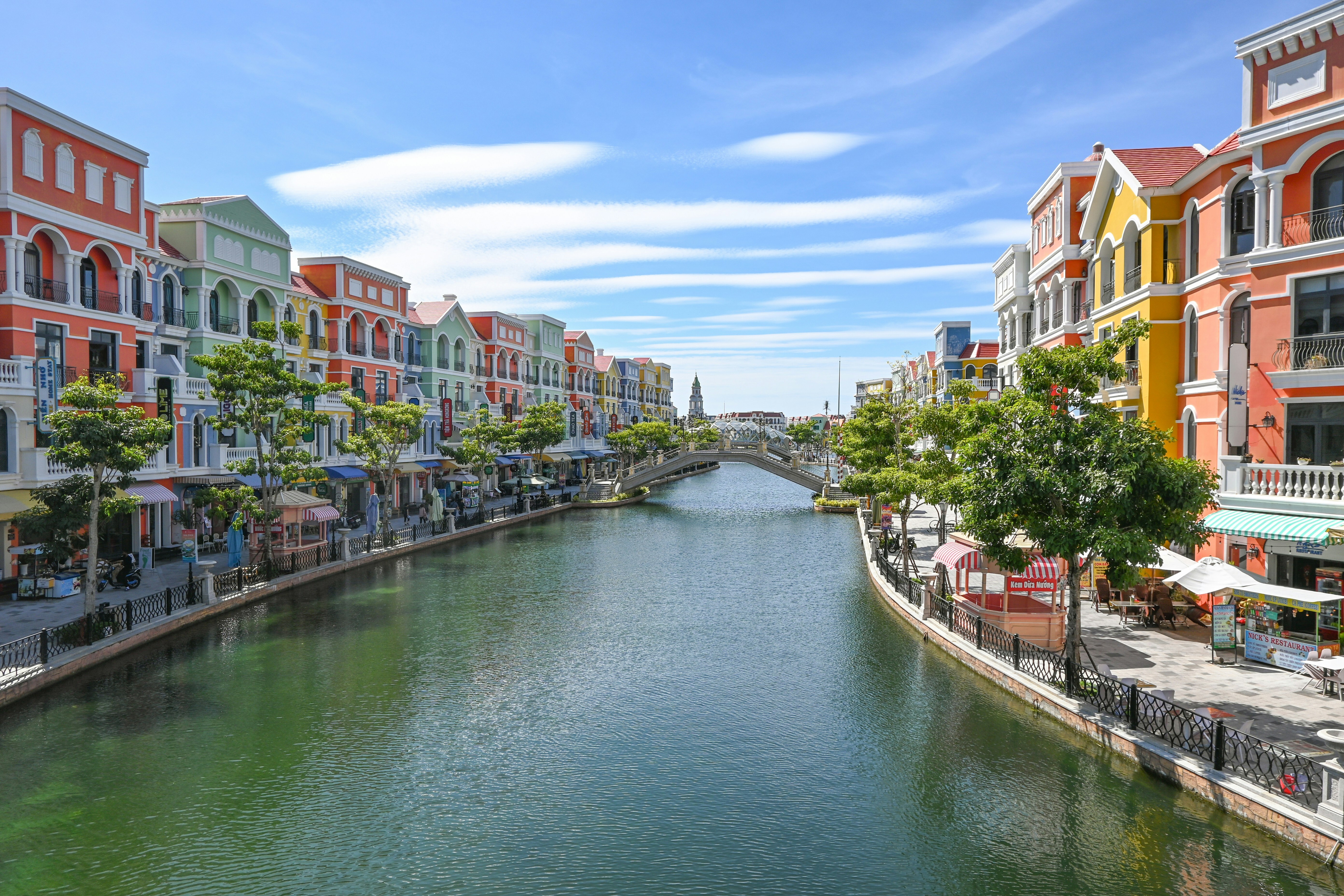 Vietnam Tour Packages Itineraries | Vietnam Escapade 8 Days Tour | Touron | Touron Holidays | Best Travel Agency