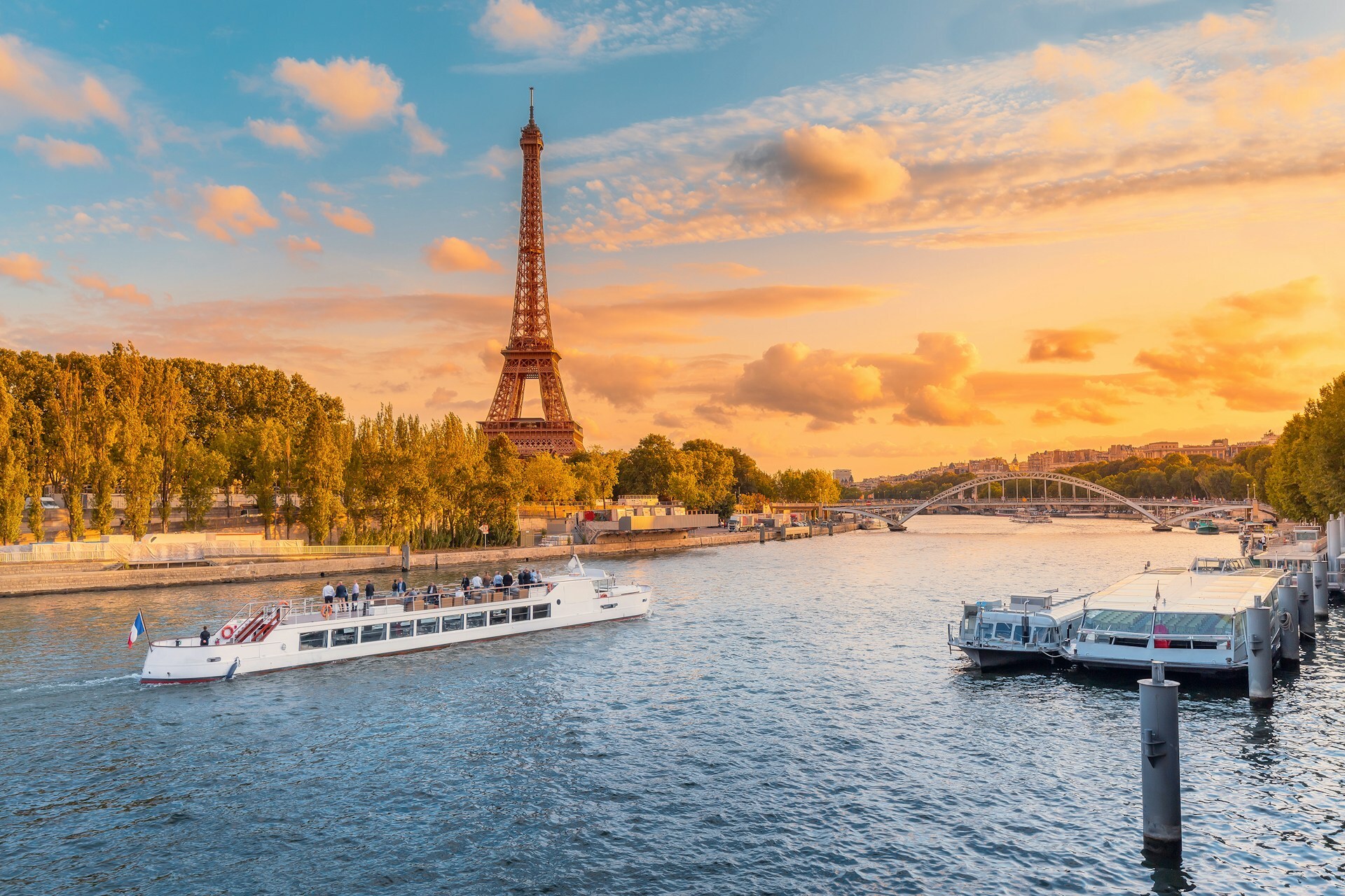 France, Netherlands, Czech Republic, Hungary tour packages