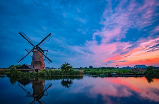 Amsterdam to Paris Circuit in 8 Days