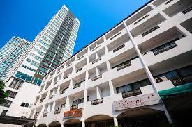  Admiral Suites 