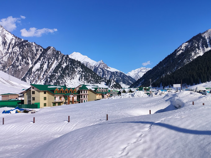 Hotel Snowland Sonmarg